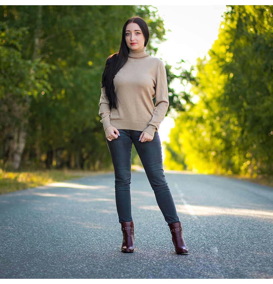 Women's Cashmere Turtleneck Sweater